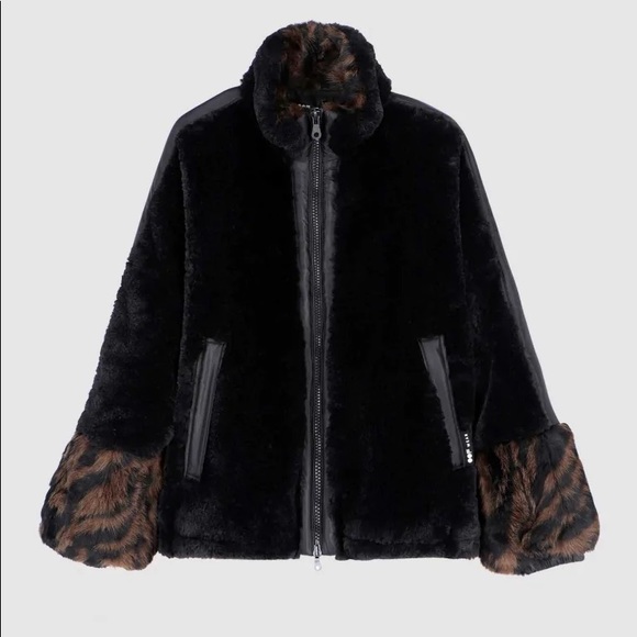 Revolve OOF OVERSIZED FLEECE 9054 IN FAUX TEDDY FUR - BLACK
